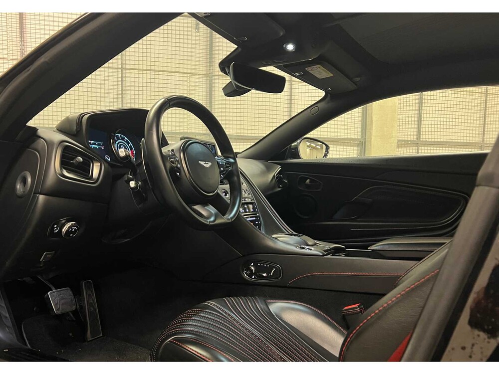 Aston Martin DB11 4.0 V8 510pk 2017, NL-Kenteken