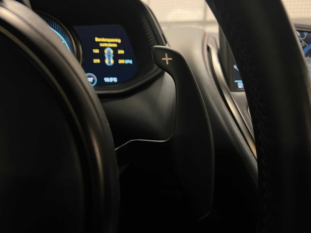 Aston Martin DB11 4.0 V8 510pk 2017, NL-Kenteken