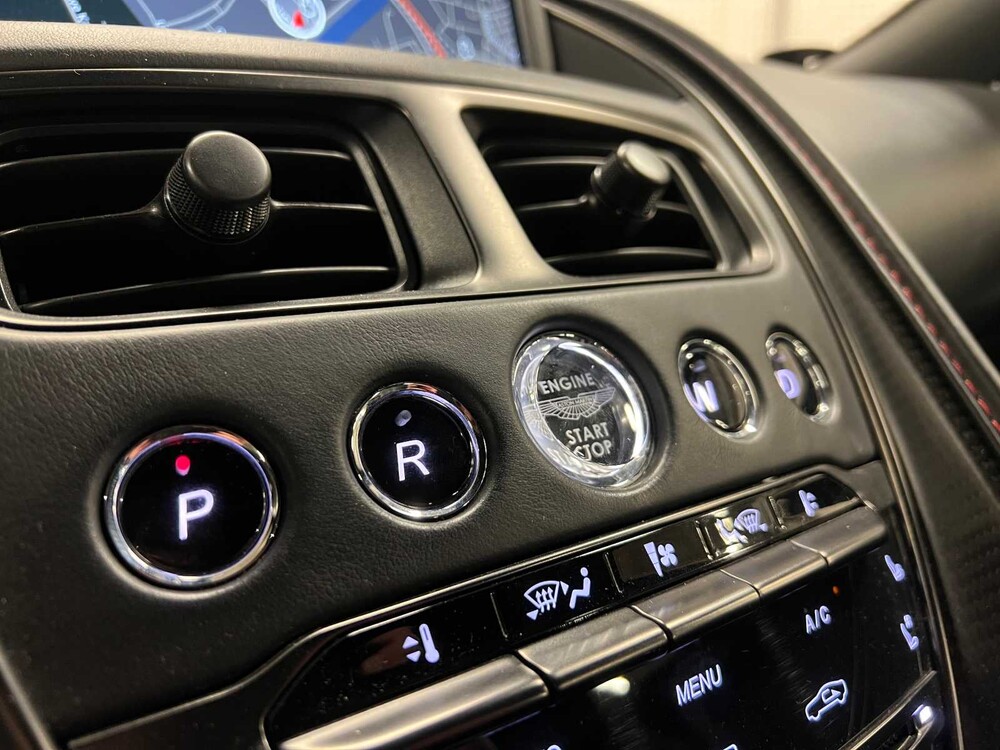 Aston Martin DB11 4.0 V8 510pk 2017, NL-Kenteken