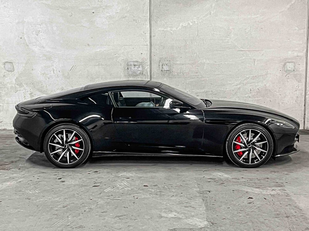 Aston Martin DB11 4.0 V8 510pk 2017, NL-Kenteken