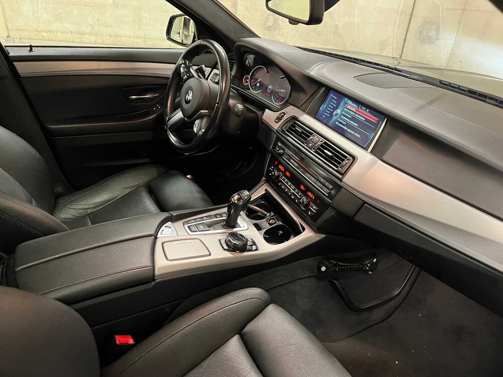 BMW M550 Touring xDrive F11 381pk 2014 5-serie (Origineel-NL), 3-XFP-64
