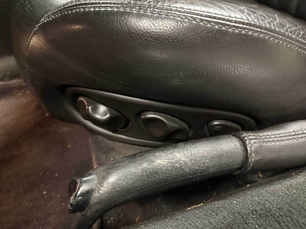 Jaguar XKR 4.0 V8 Convertible 363pk 2000, 93-KDG-2