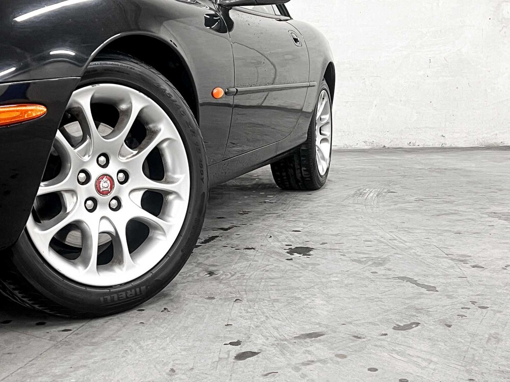 Jaguar XKR 4.0 V8 Convertible 363pk 2000, 93-KDG-2