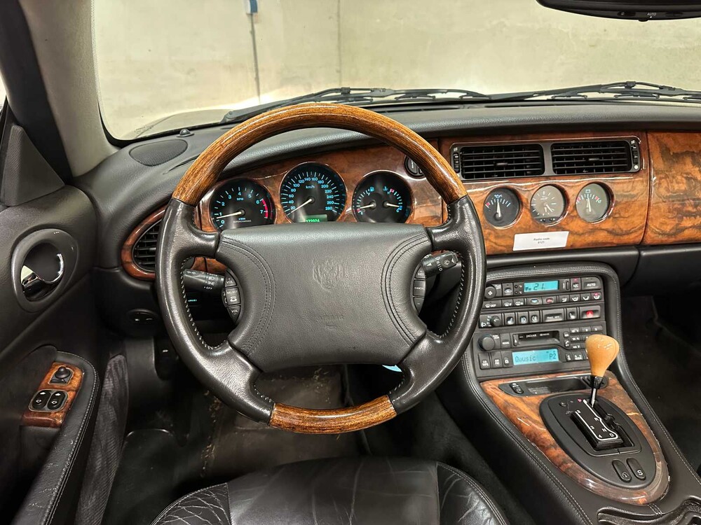 Jaguar XKR 4.0 V8 Convertible 363pk 2000, 93-KDG-2