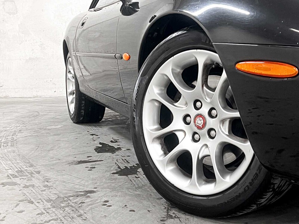Jaguar XKR 4.0 V8 Convertible 363pk 2000, 93-KDG-2
