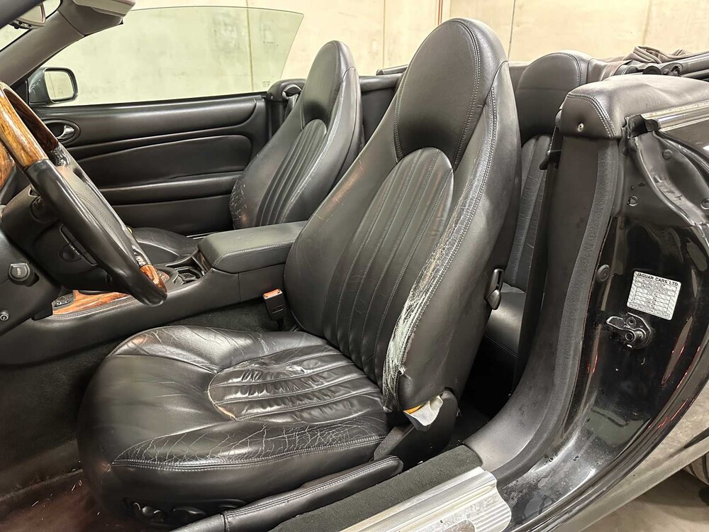 Jaguar XKR 4.0 V8 Convertible 363pk 2000, 93-KDG-2