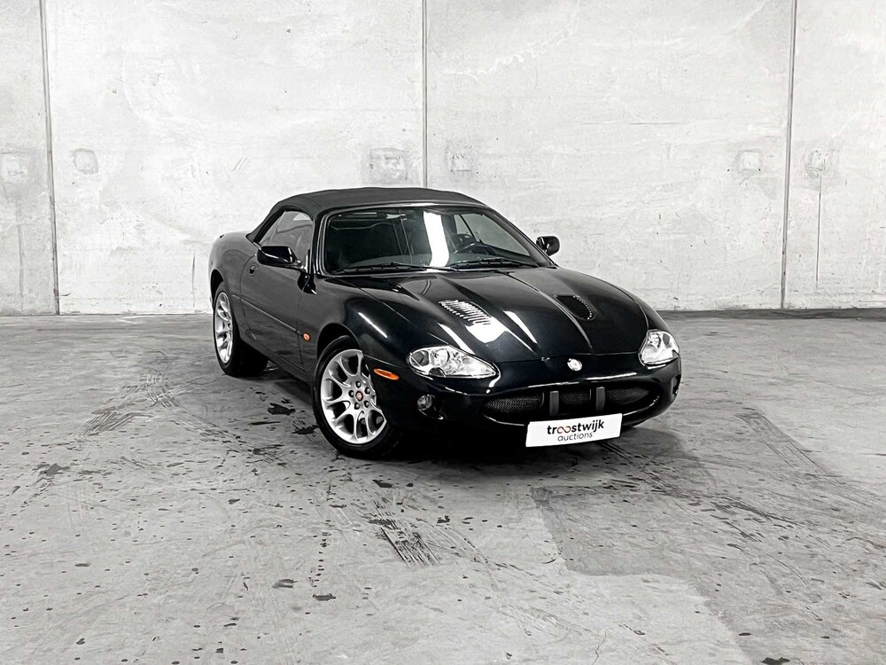 Jaguar XKR 4.0 V8 Convertible 363pk 2000, 93-KDG-2