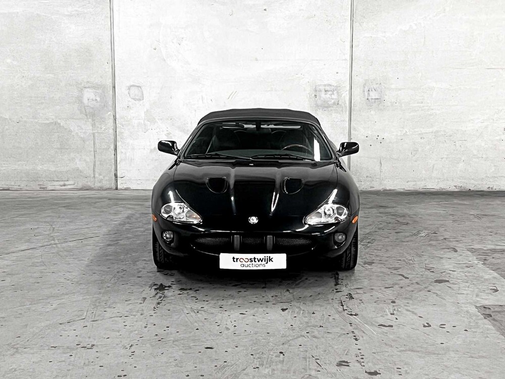 Jaguar XKR 4.0 V8 Convertible 363pk 2000, 93-KDG-2