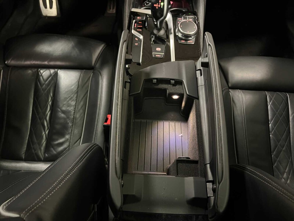 BMW M550d Touring xDrive High Executive 400pk 2018 (Origineel-NL) G31 5-serie, RL-036-D