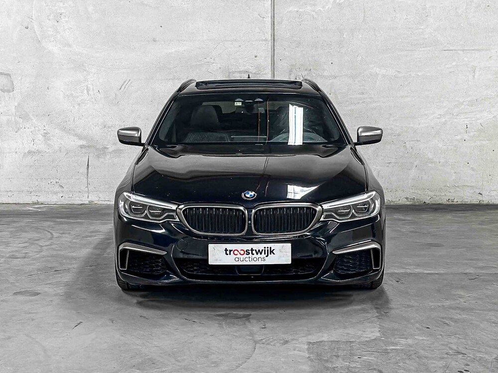 BMW M550d Touring xDrive High Executive 400pk 2018 (Origineel-NL) G31 5-serie, RL-036-D
