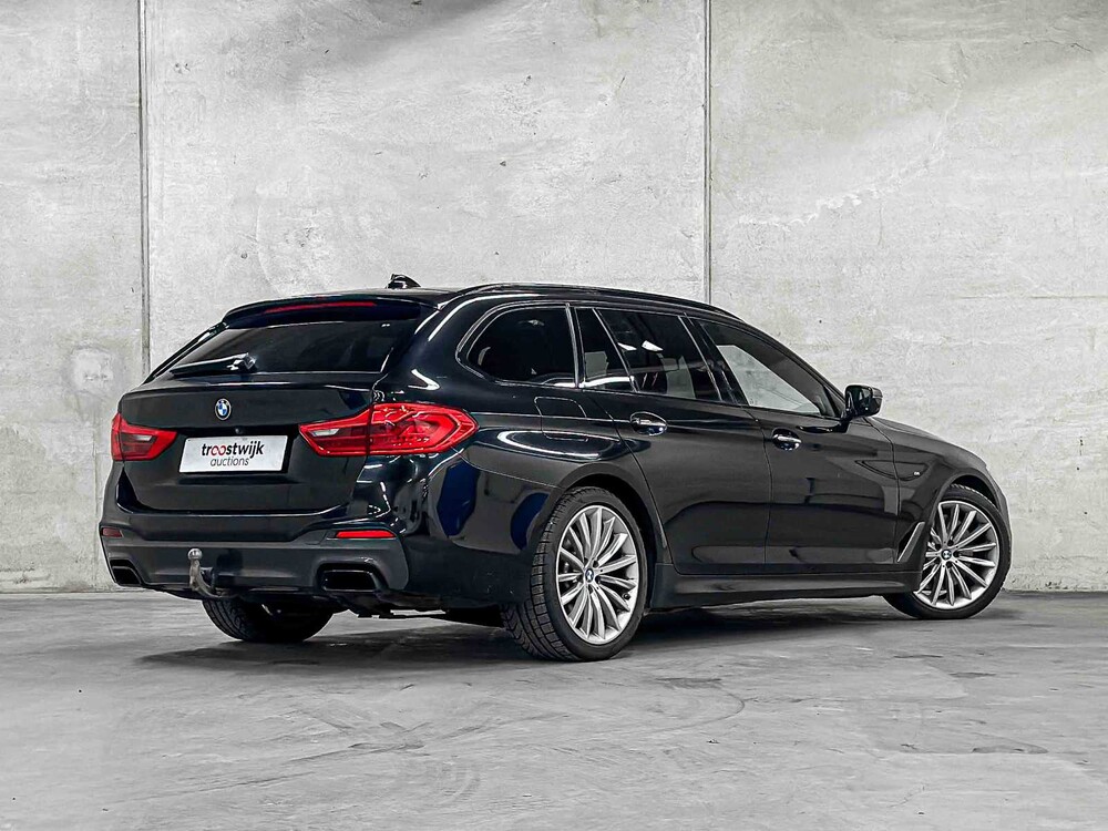 BMW M550d Touring xDrive High Executive 400pk 2018 (Origineel-NL) G31 5-serie, RL-036-D