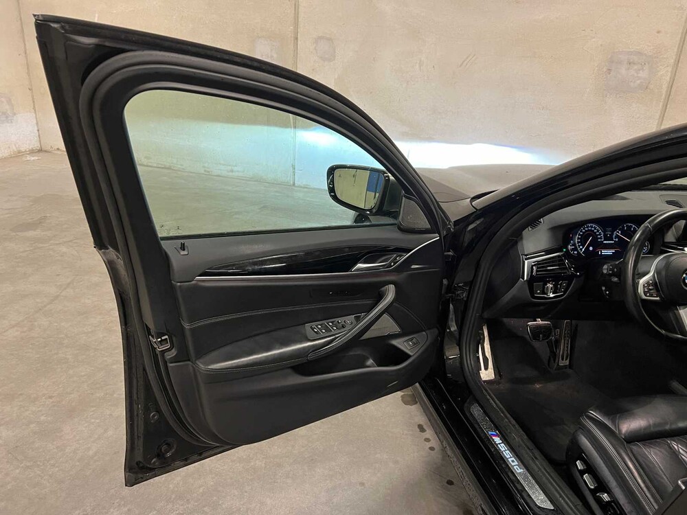 BMW M550d Touring xDrive High Executive 400pk 2018 (Origineel-NL) G31 5-serie, RL-036-D