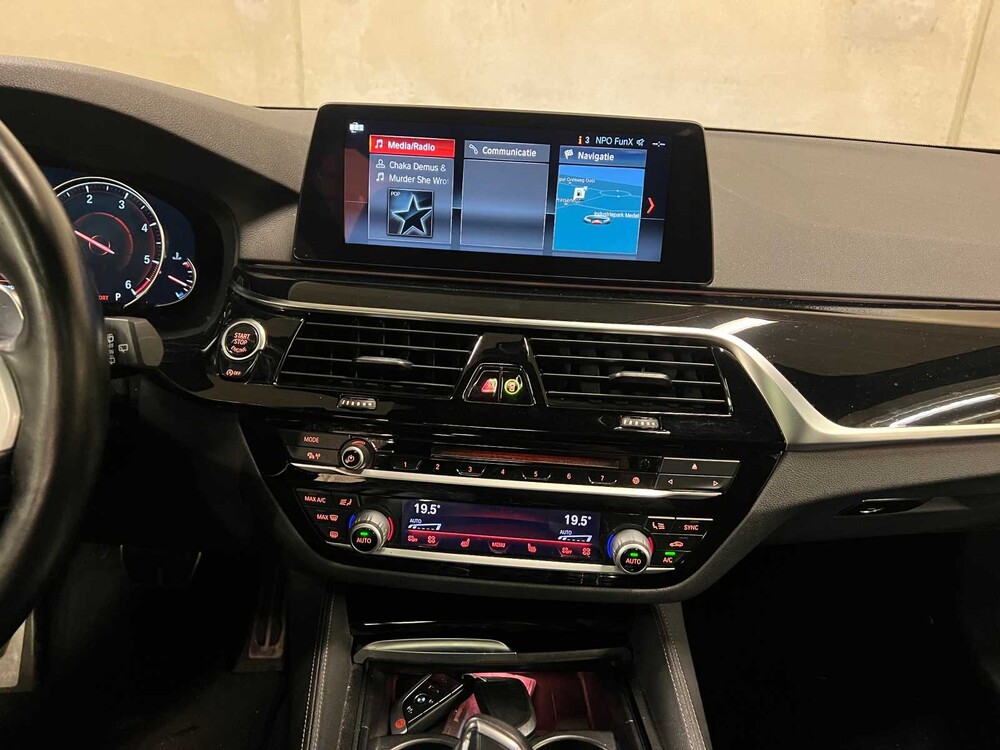 BMW M550d Touring xDrive High Executive 400pk 2018 (Origineel-NL) G31 5-serie, RL-036-D