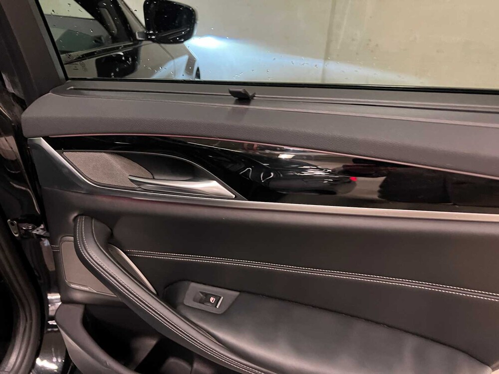 BMW M550d Touring xDrive High Executive 400pk 2018 (Origineel-NL) G31 5-serie, RL-036-D