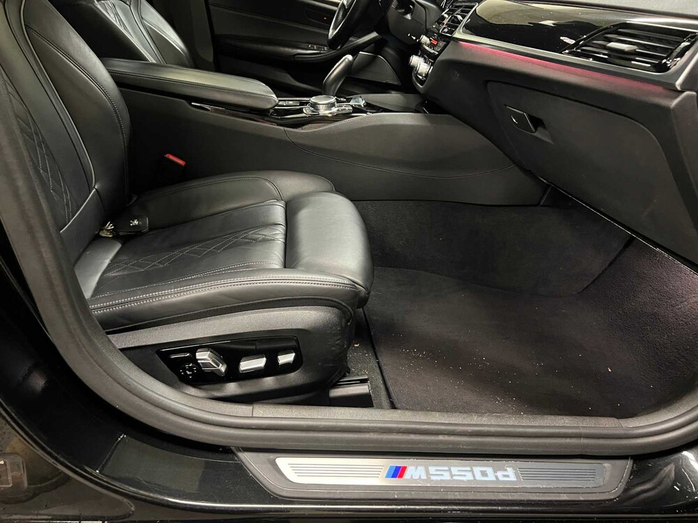 BMW M550d Touring xDrive High Executive 400pk 2018 (Origineel-NL) G31 5-serie, RL-036-D
