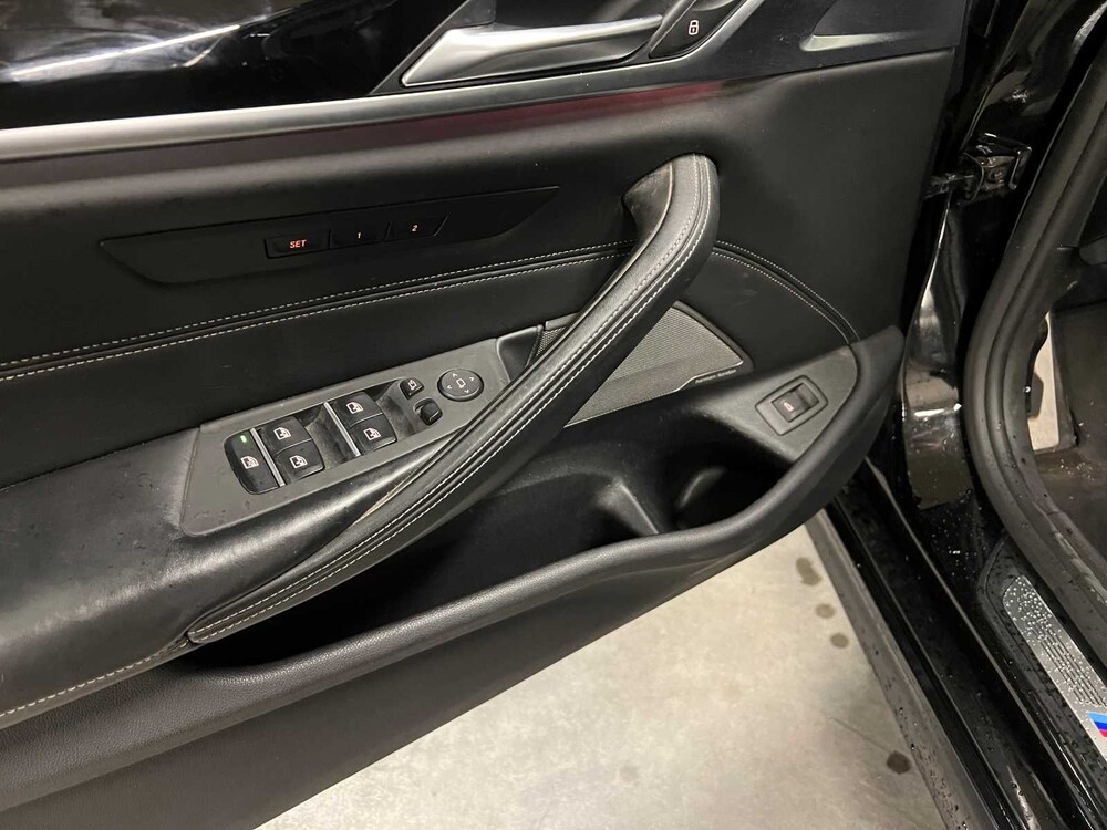 BMW M550d Touring xDrive High Executive 400pk 2018 (Origineel-NL) G31 5-serie, RL-036-D