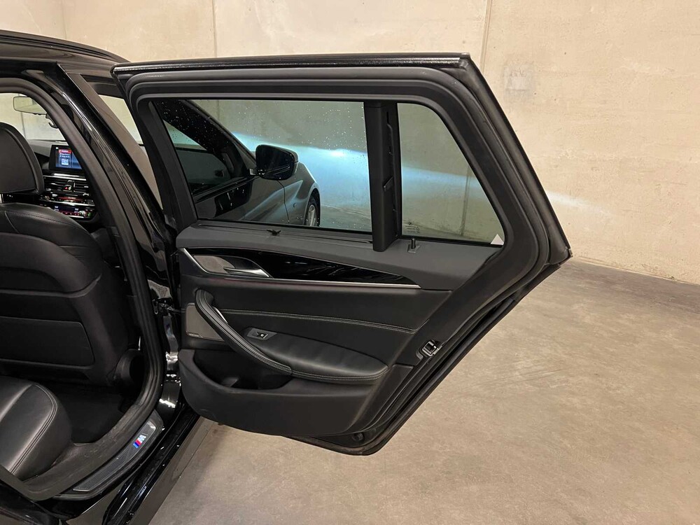 BMW M550d Touring xDrive High Executive 400pk 2018 (Origineel-NL) G31 5-serie, RL-036-D