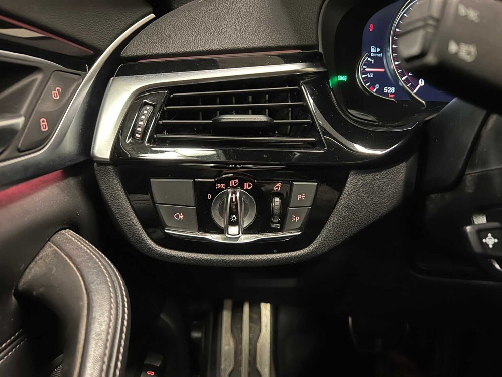 BMW M550d Touring xDrive High Executive 400pk 2018 (Origineel-NL) G31 5-serie, RL-036-D