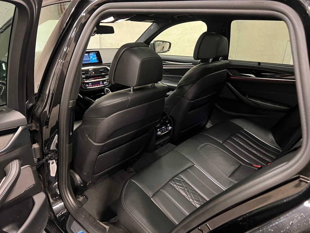 BMW M550d Touring xDrive High Executive 400pk 2018 (Origineel-NL) G31 5-serie, RL-036-D