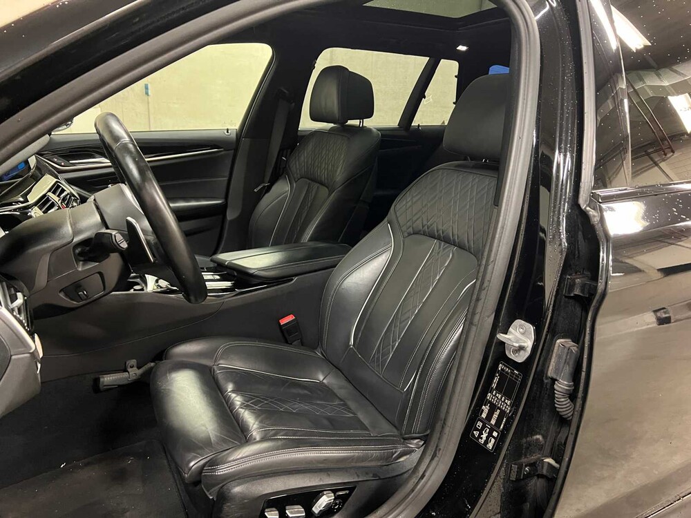 BMW M550d Touring xDrive High Executive 400pk 2018 (Origineel-NL) G31 5-serie, RL-036-D