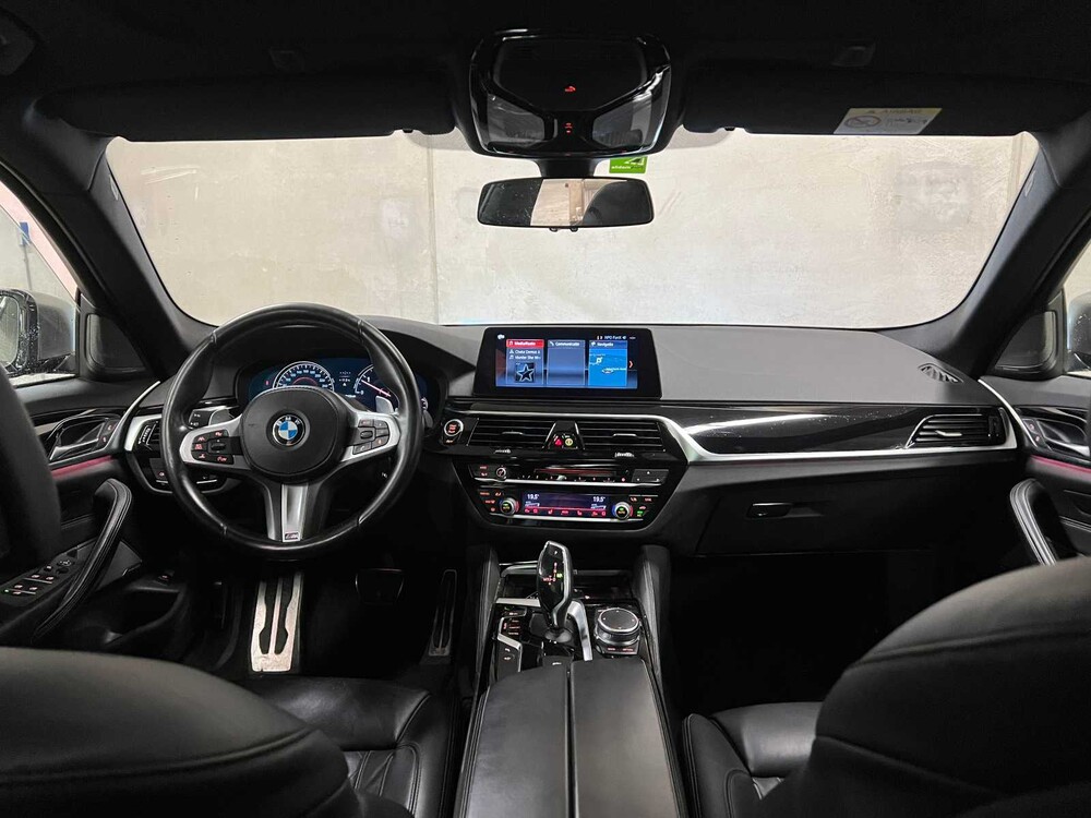 BMW M550d Touring xDrive High Executive 400pk 2018 (Origineel-NL) G31 5-serie, RL-036-D