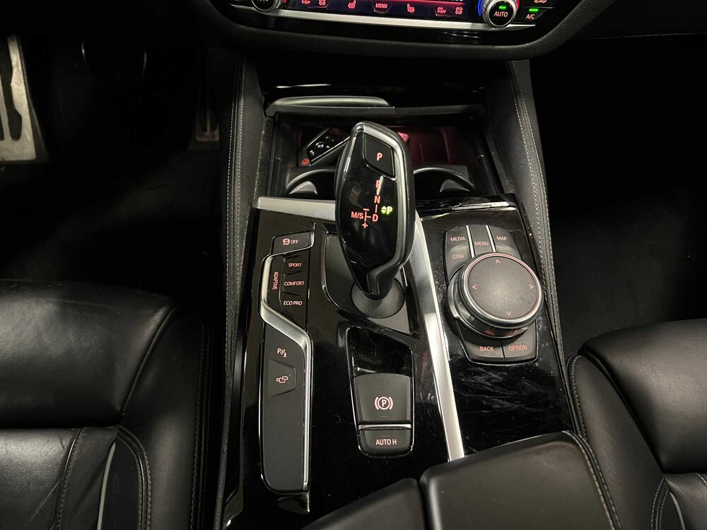 BMW M550d Touring xDrive High Executive 400pk 2018 (Origineel-NL) G31 5-serie, RL-036-D