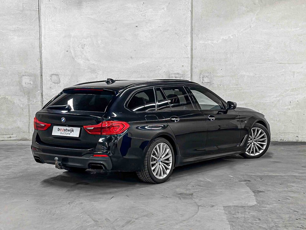 BMW M550d Touring xDrive High Executive 400pk 2018 (Origineel-NL) G31 5-serie, RL-036-D