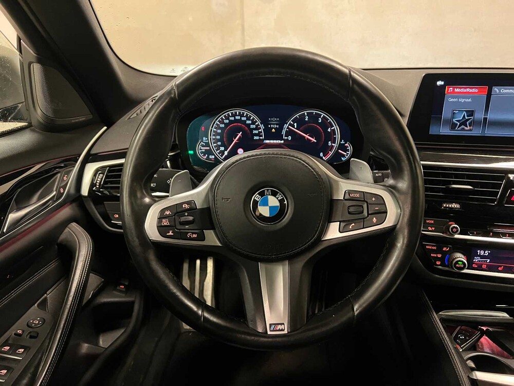 BMW M550d Touring xDrive High Executive 400pk 2018 (Origineel-NL) G31 5-serie, RL-036-D