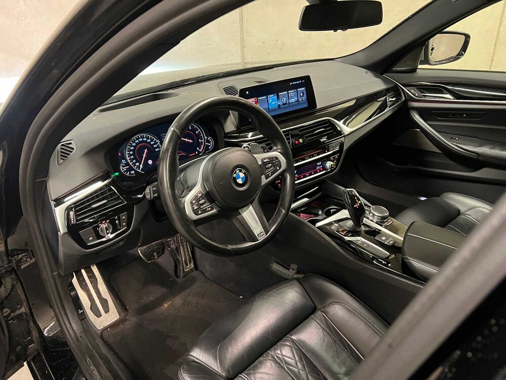 BMW M550d Touring xDrive High Executive 400pk 2018 (Origineel-NL) G31 5-serie, RL-036-D