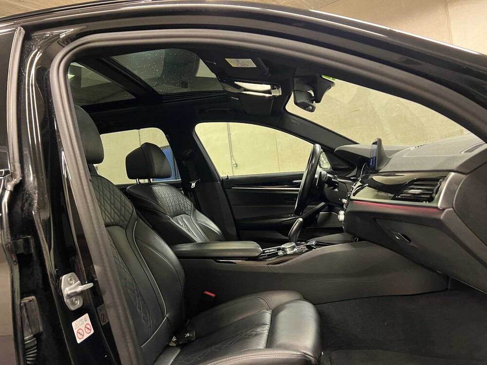 BMW M550d Touring xDrive High Executive 400pk 2018 (Origineel-NL) G31 5-serie, RL-036-D