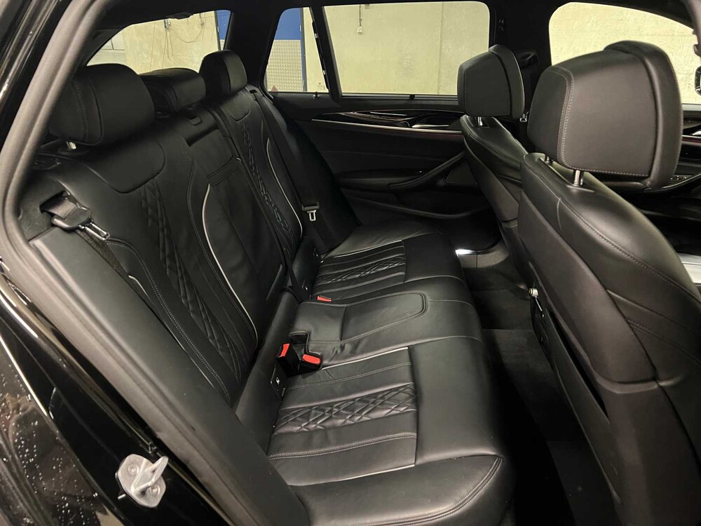 BMW M550d Touring xDrive High Executive 400pk 2018 (Origineel-NL) G31 5-serie, RL-036-D