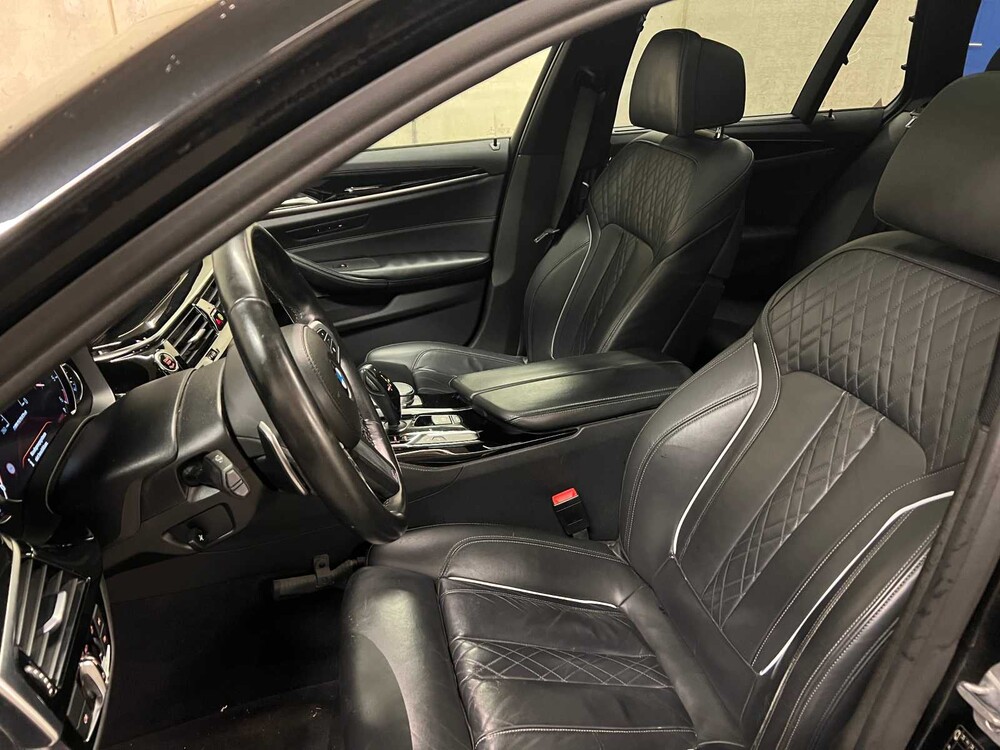 BMW M550d Touring xDrive High Executive 400pk 2018 (Origineel-NL) G31 5-serie, RL-036-D