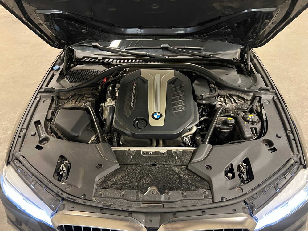 BMW M550d Touring xDrive High Executive 400pk 2018 (Origineel-NL) G31 5-serie, RL-036-D