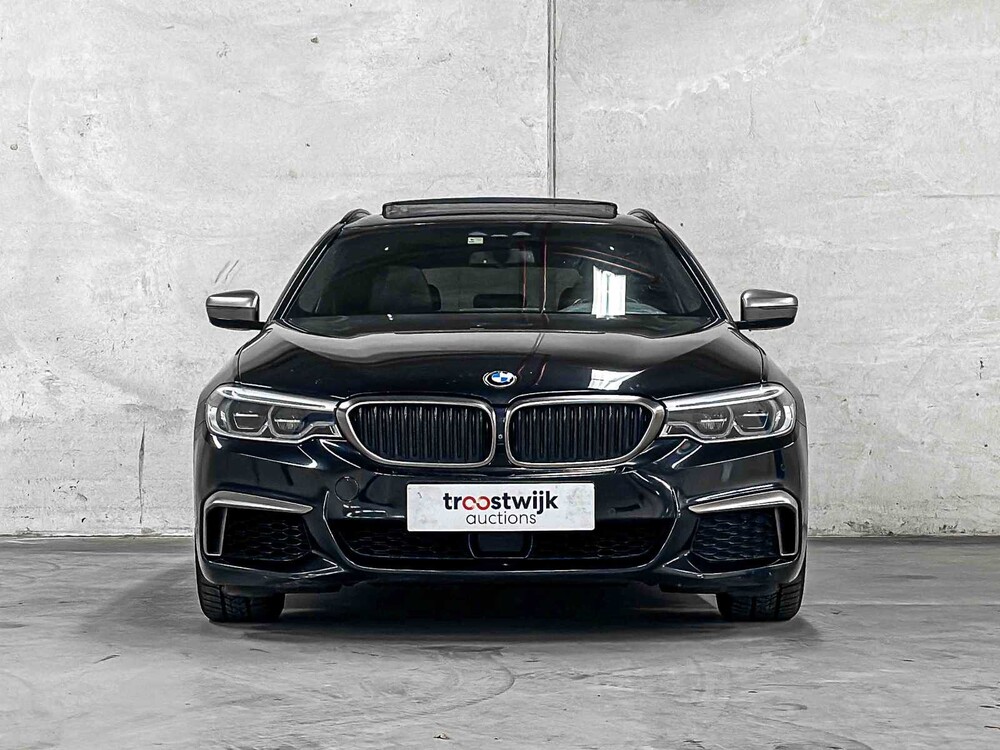 BMW M550d Touring xDrive High Executive 400pk 2018 (Origineel-NL) G31 5-serie, RL-036-D