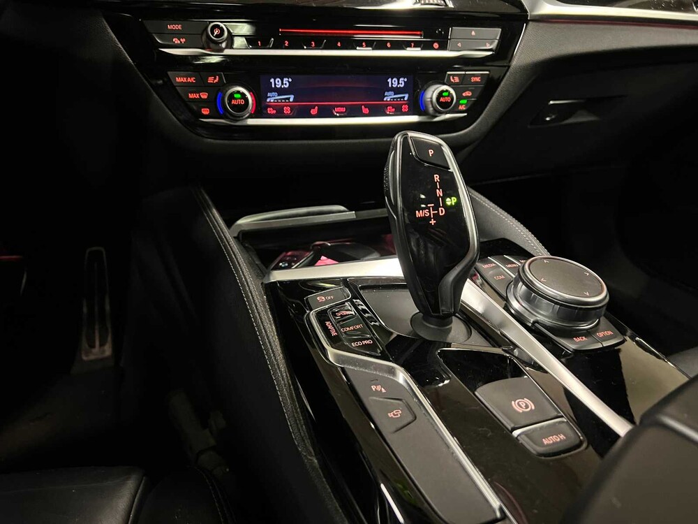 BMW M550d Touring xDrive High Executive 400pk 2018 (Origineel-NL) G31 5-serie, RL-036-D