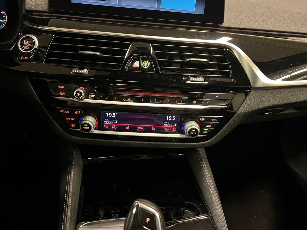 BMW M550d Touring xDrive High Executive 400pk 2018 (Origineel-NL) G31 5-serie, RL-036-D