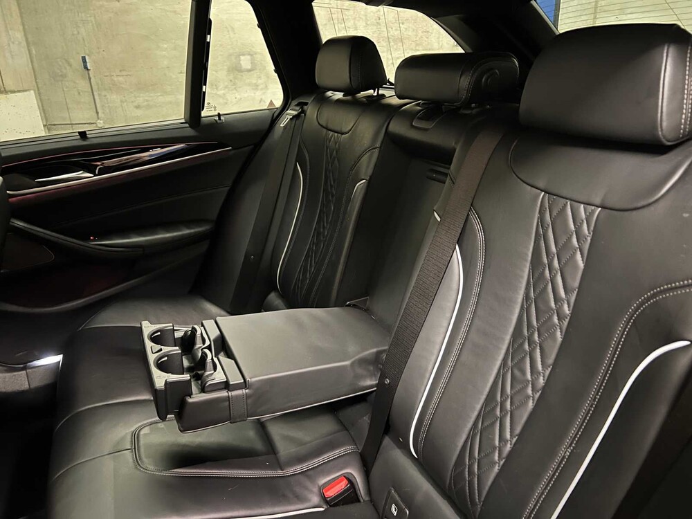 BMW M550d Touring xDrive High Executive 400pk 2018 (Origineel-NL) G31 5-serie, RL-036-D