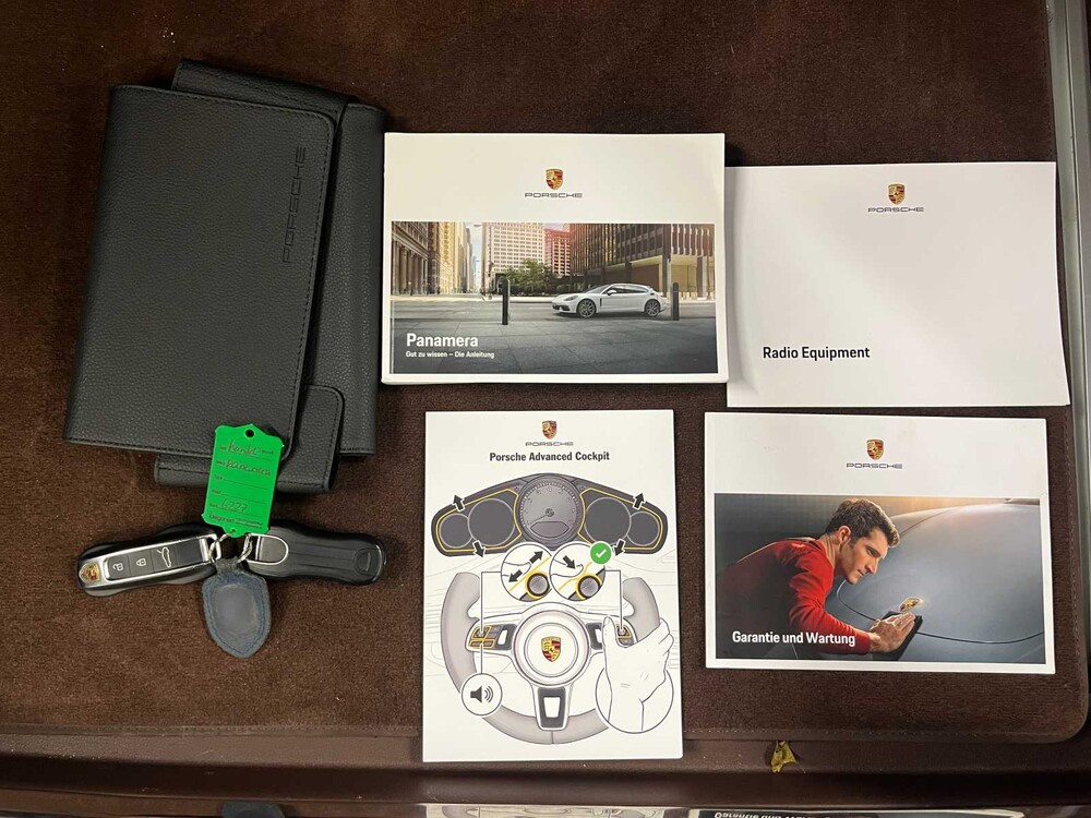 Porsche Panamera Sport Turismo Turbo S E-Hybrid 4.0 V8 680PS 2019 (CARBON, Sport Chrono, Sport Design)