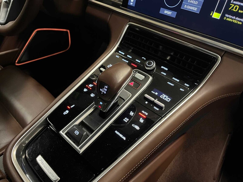 Porsche Panamera Sport Turismo Turbo S E-Hybrid 4.0 V8 680PS 2019 (CARBON, Sport Chrono, Sport Design)