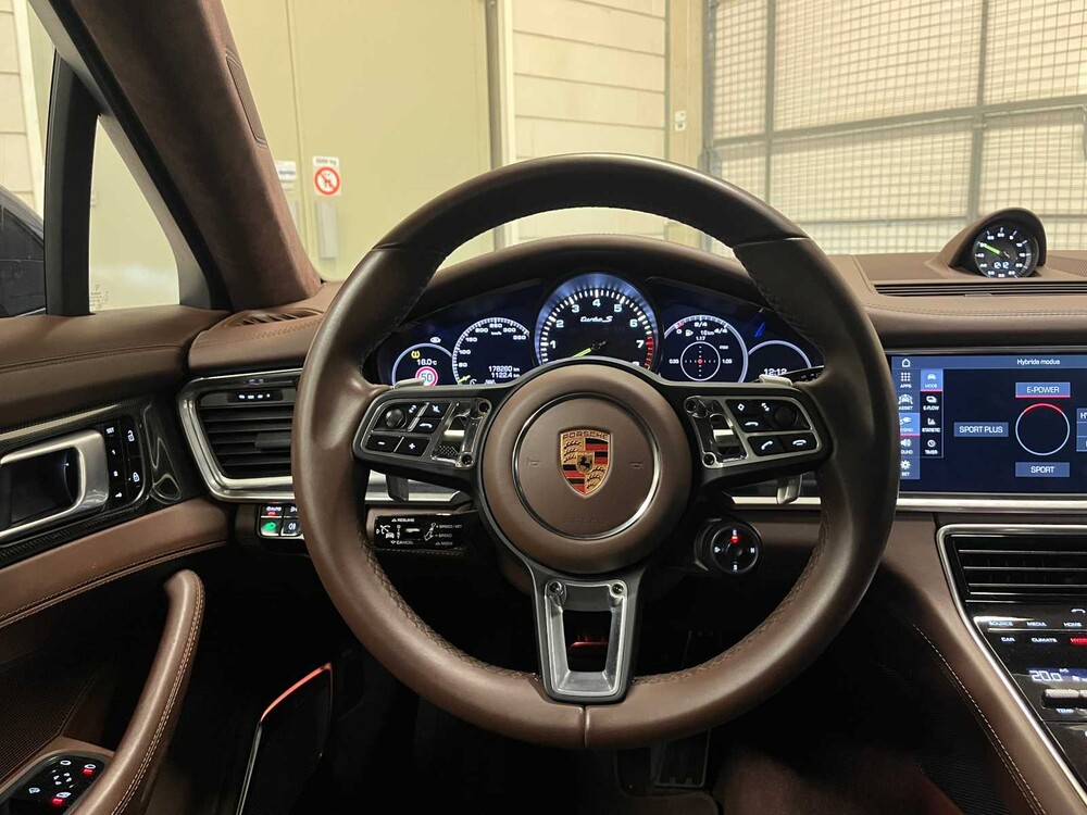 Porsche Panamera Sport Turismo Turbo S E-Hybrid 4.0 V8 680PS 2019 (CARBON, Sport Chrono, Sport Design)
