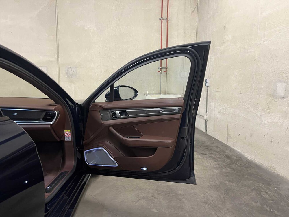 Porsche Panamera Sport Turismo Turbo S E-Hybrid 4.0 V8 680PS 2019 (CARBON, Sport Chrono, Sport Design)