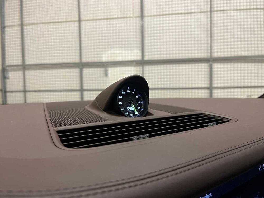 Porsche Panamera Sport Turismo Turbo S E-Hybrid 4.0 V8 680PS 2019 (CARBON, Sport Chrono, Sport Design)