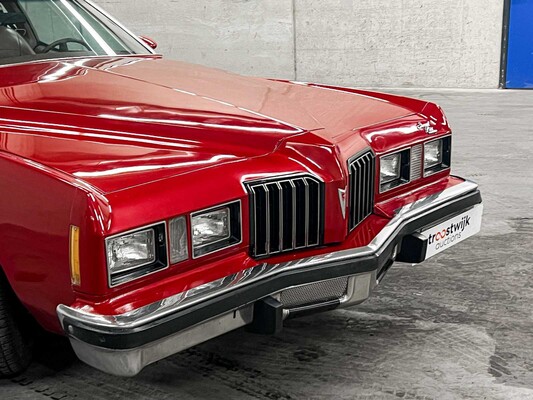 Pontiac Grand Prix 4.9 V8 Coupe 136pk 1977, 10-YE-74