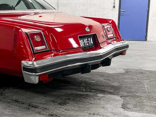 Pontiac Grand Prix 4.9 V8 Coupe 136pk 1977, 10-YE-74