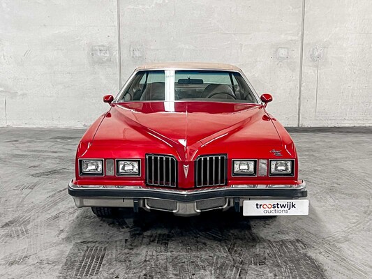 Pontiac Grand Prix 4.9 V8 Coupe 136pk 1977, 10-YE-74