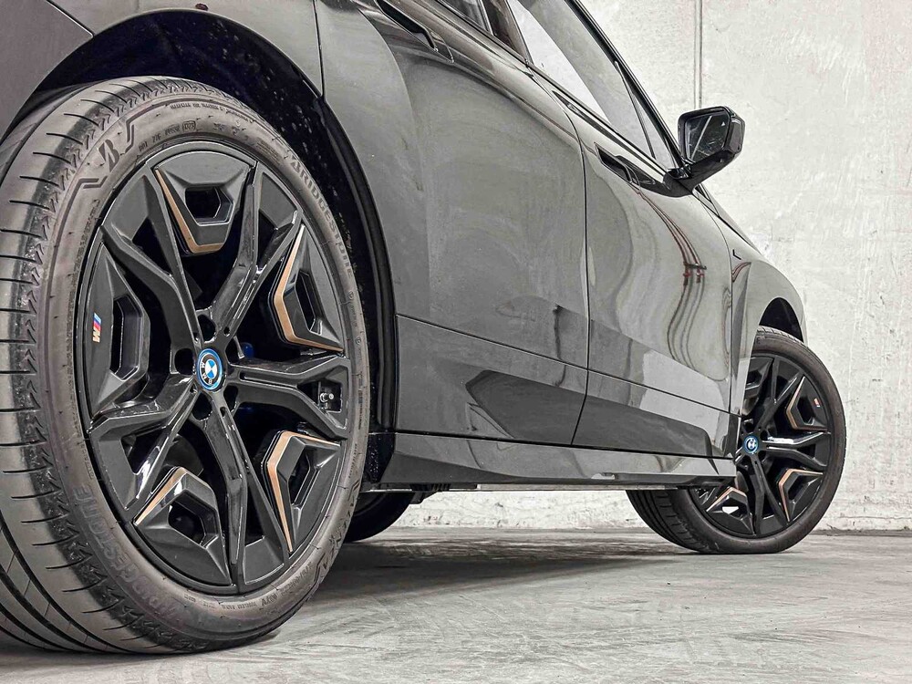 BMW IX M60 610hp 2023 (FACTORY WARRANTY)