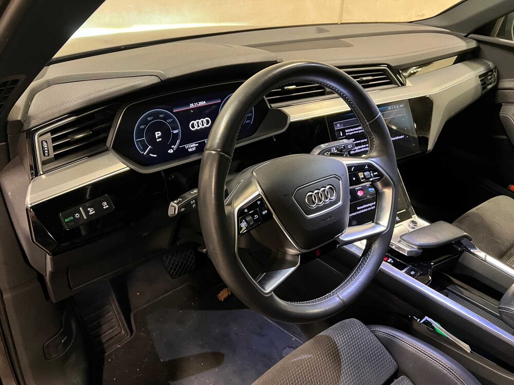 Audi e-tron 50 quattro s-line launch edition schwarz 71 kWh 313hp schwarz-optik 2019 (Original-NL + 1. Besitz), H-033-BN