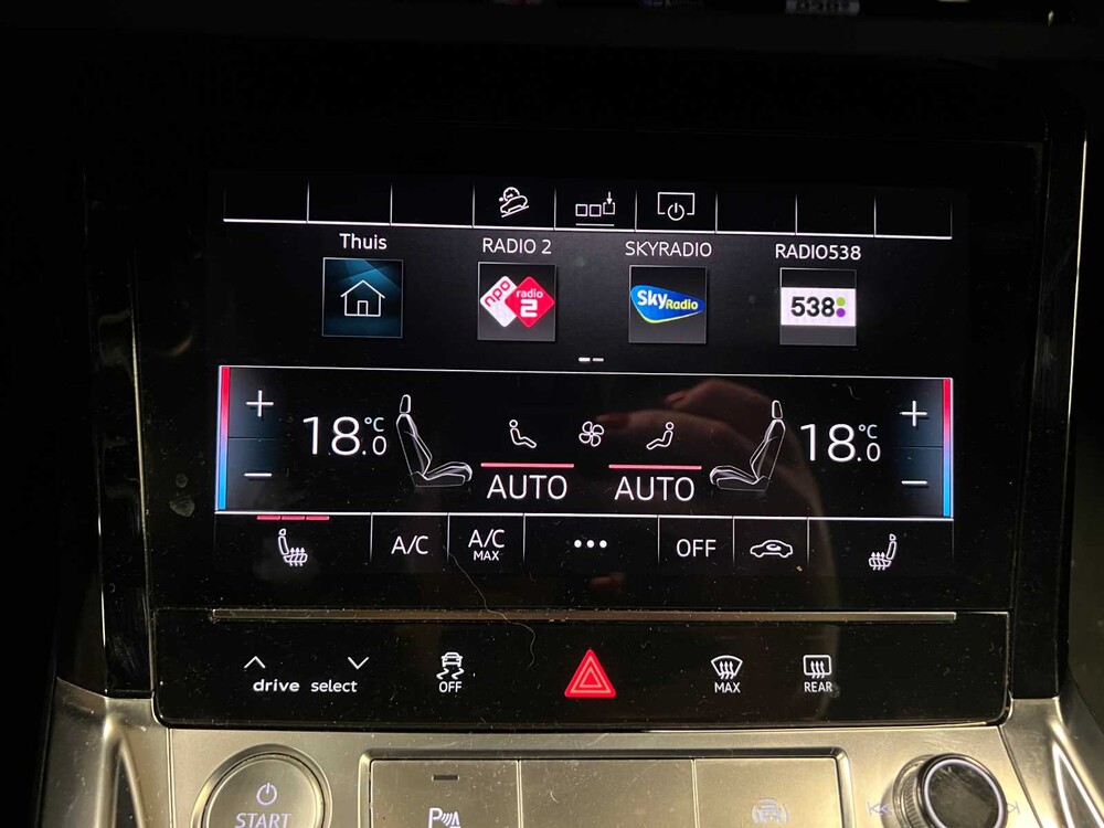 Audi e-tron 50 quattro s-line launch edition schwarz 71 kWh 313hp schwarz-optik 2019 (Original-NL + 1. Besitz), H-033-BN