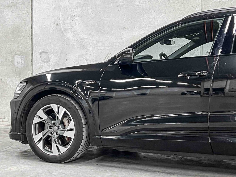 Audi e-tron 50 quattro s-line launch edition schwarz 71 kWh 313hp schwarz-optik 2019 (Original-NL + 1. Besitz), H-033-BN