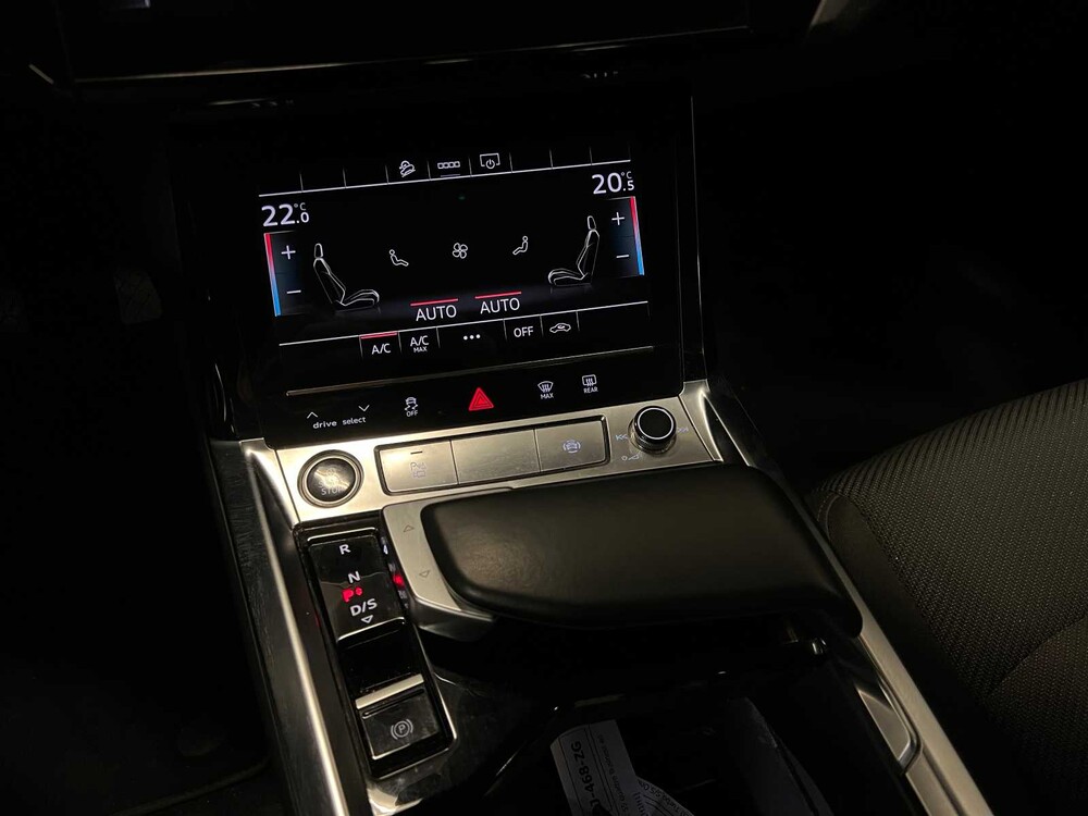 Audi e-tron Sportback 55 quattro Business edition 95 kWh 408hp 2020 (Original-NL+1st owner), J-468-ZG